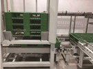 Pallet loading conveyor and pallet discharging conveyor